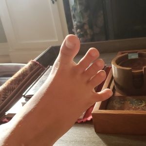 thicc toes